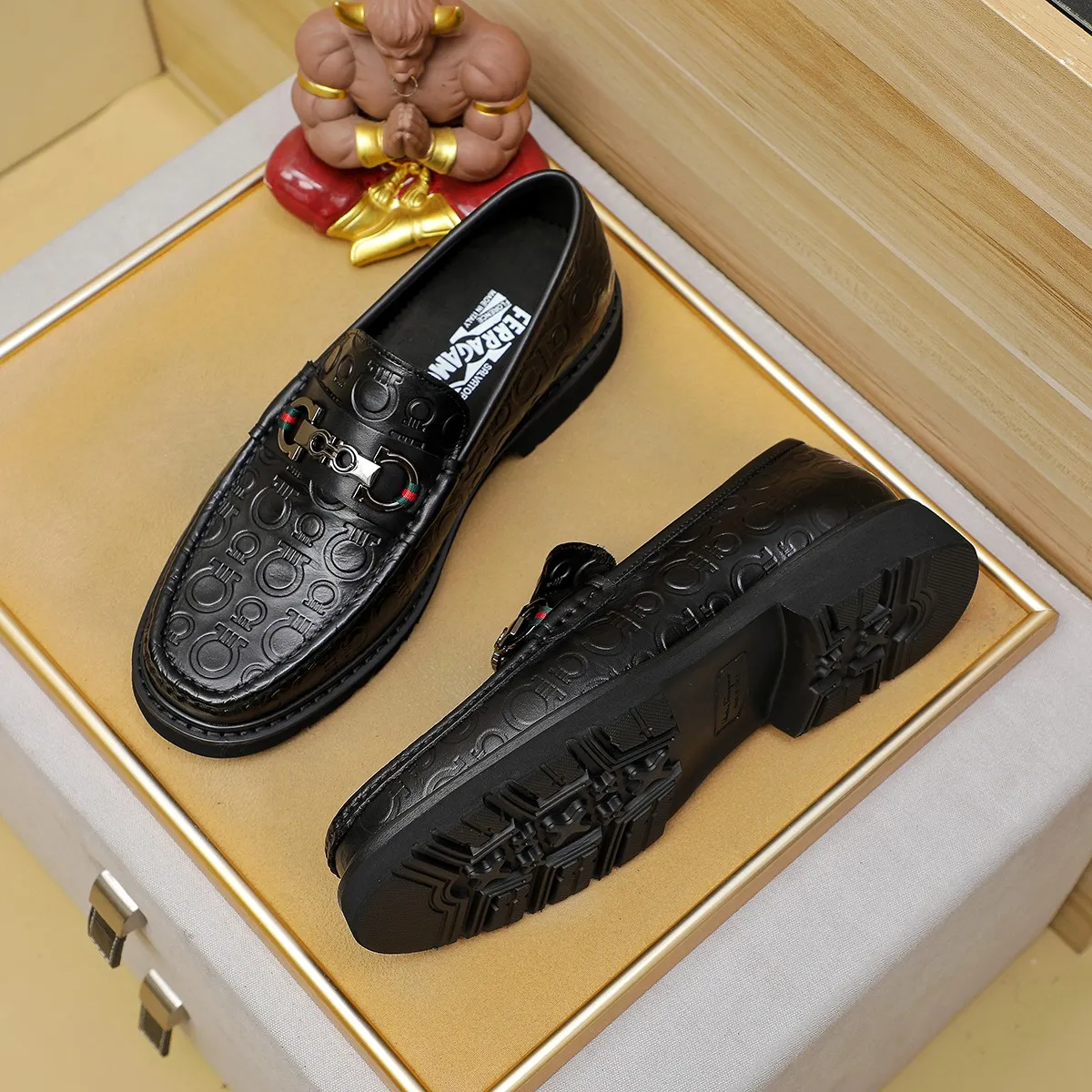 Men's shoes 💰500 Ferragamo [Ferragamo] top imported suit men's shoes 💯Original copy of the official website, product materials: selected imported embossed calfskin + luxury hardware buckle accessories ~ imported water-dyed cow 🐂 leather lining. Strong three-dimensional visual effect, original combination outsole, multiple colors available😘 Size: 38-44 (.45.46. Customized)